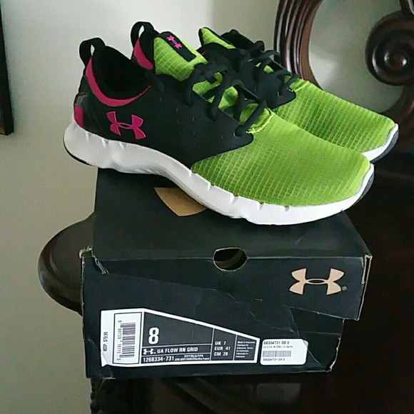 Unisex Under Armour tennis shoes