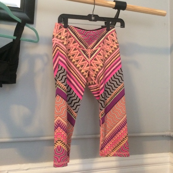 Awesome Victoria secret sport crop.