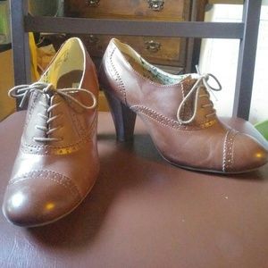 MOVING SALE! Oxford heels