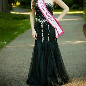 Black mermaid style prom/homecoming/formal dress
