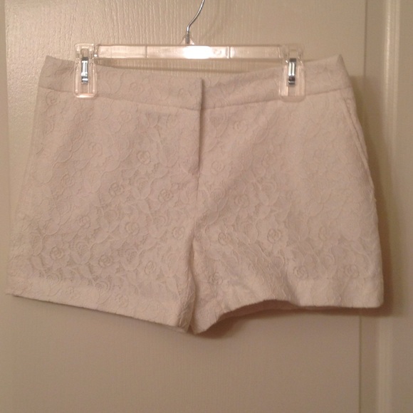 NWOT white lace shorts