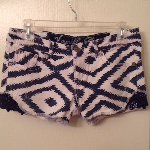 GUC patterned jean shorts