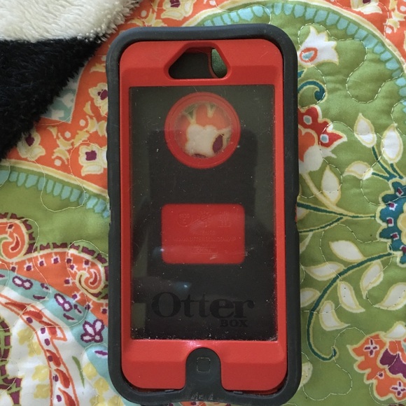 iPhone 5 otter box - Picture 1 of 2