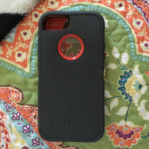 iPhone 5 otter box - Picture 2 of 2