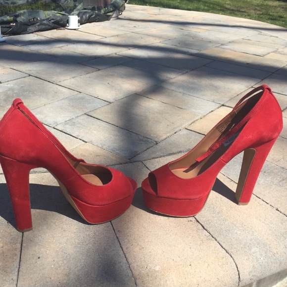 Steve Madden red peep toe platform heels Deviaate