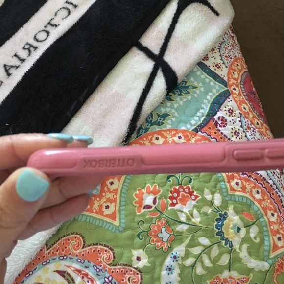 iPhone 6 otter box - Picture 1 of 2