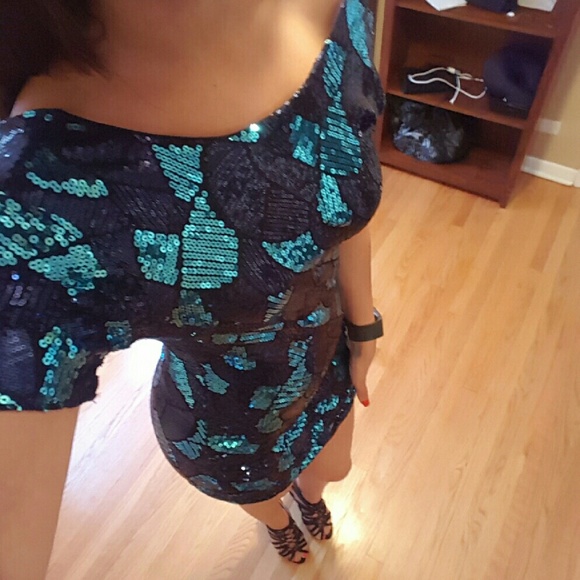 LAST ONE• HP🎉Sequin Blue dress - Picture 2 of 4