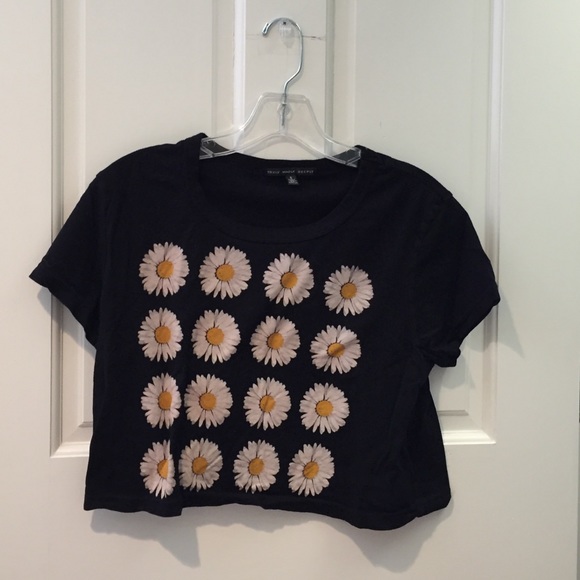 Daisy Graphic Tee