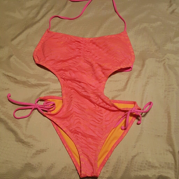 One peice swim suit