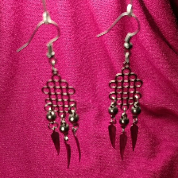 Light Weight Gunmetal Dangle Earrings