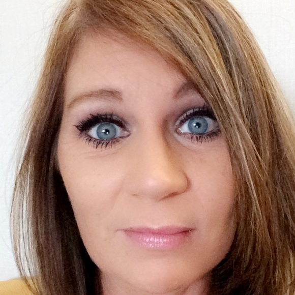 Meet your Posher, Jessica - Picture 2 of 2