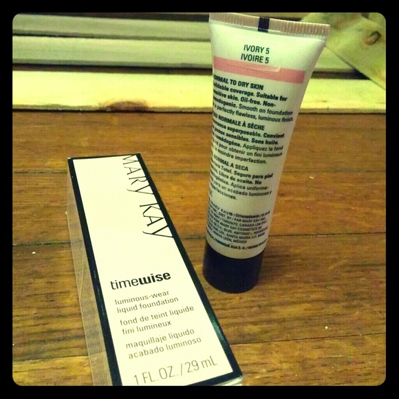 Mary Kay Luminous-wear liquid foundation Ivory 5