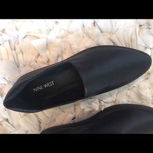 Size 9 Nwob Nine West loafers!