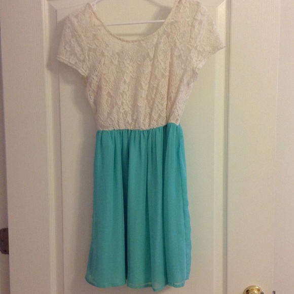 NWOT lace and chiffon dress