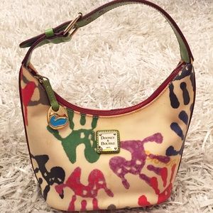 Cute Dooney and Bourke Summer Purse!