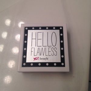Benefit Hello Flawless powder