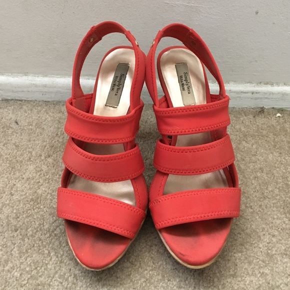 Simply Vera by Vera Wang coral red heels 7 37