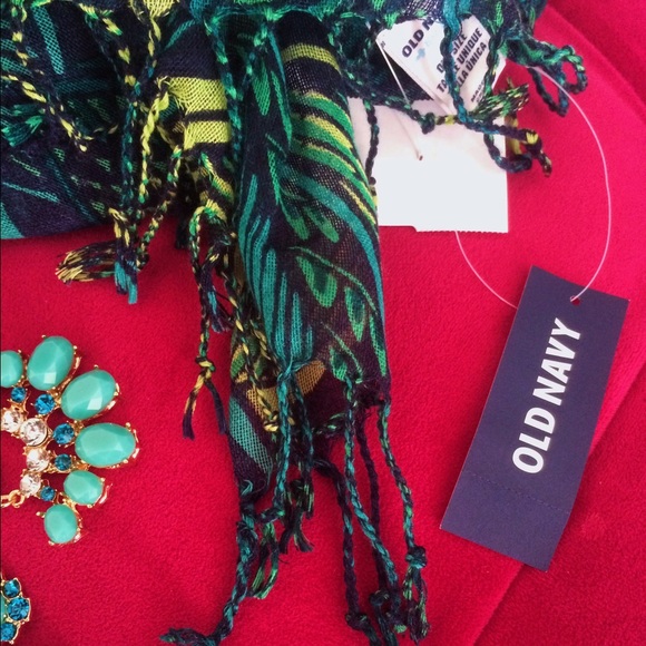 ✨SOLD✨ Old Navy Print Scarf w FREE Bauble Necklace - Picture 2 of 3