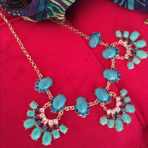 ✨SOLD✨ Old Navy Print Scarf w FREE Bauble Necklace - Picture 3 of 3