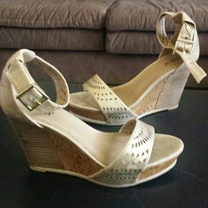 Gold ankle strap wedges pop 0