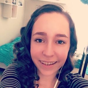 Meet your Posher, Caroline