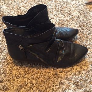 New Nine West booties