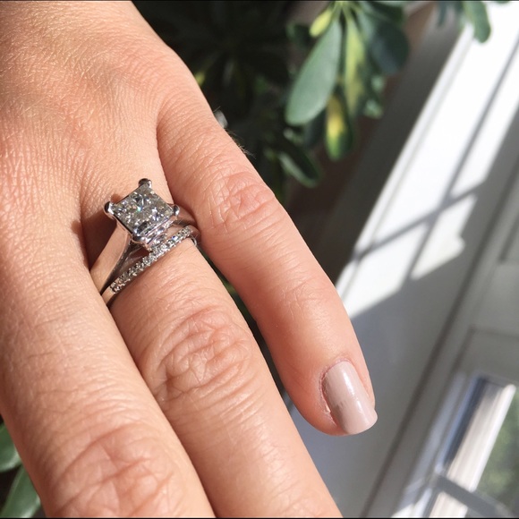 Jewelry - 1 Karat White Gold Ring Set ( Wedding Set )