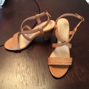 Kenneth Cole - Cheerleader