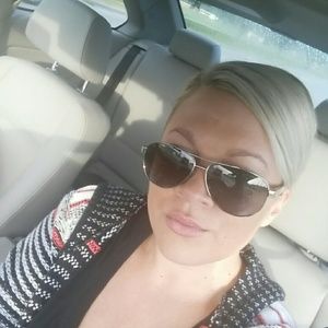 Meet your Posher, Kacee