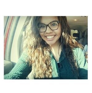 Meet your Posher, Danelle