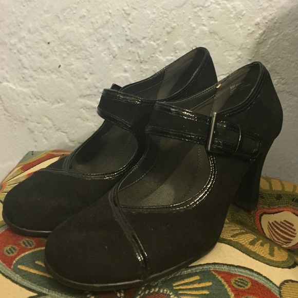 Aerosoles black heels