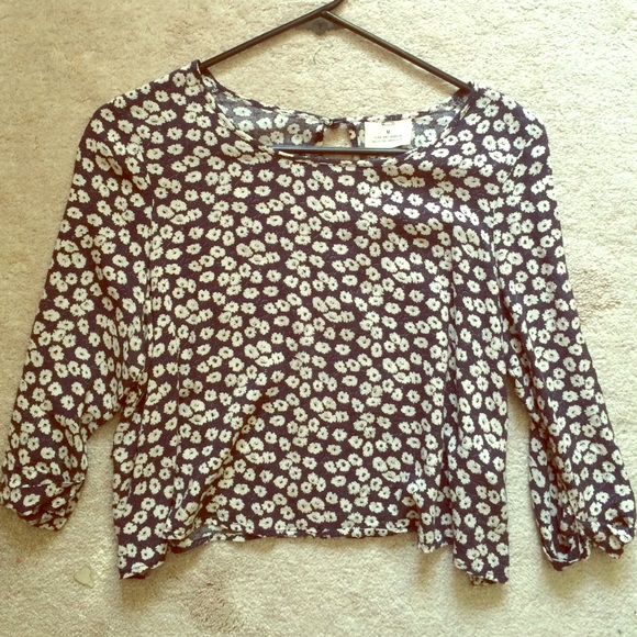 Cropped loose floral shirt!
