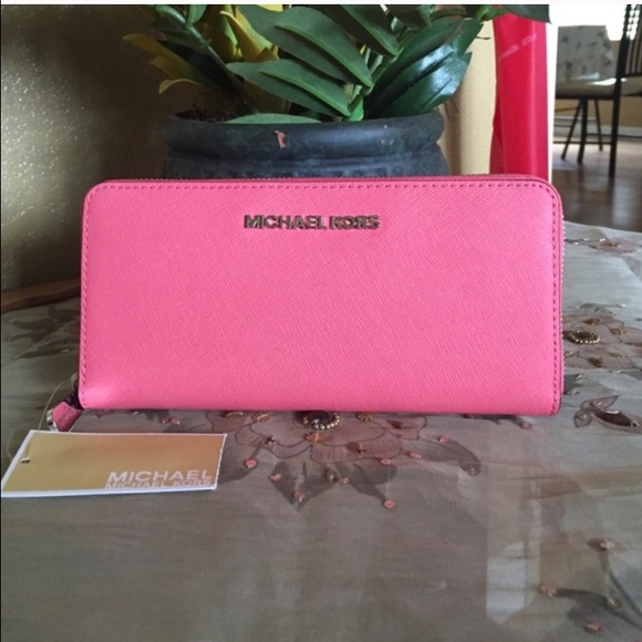 Michael Kors Handbags - MK Wallet