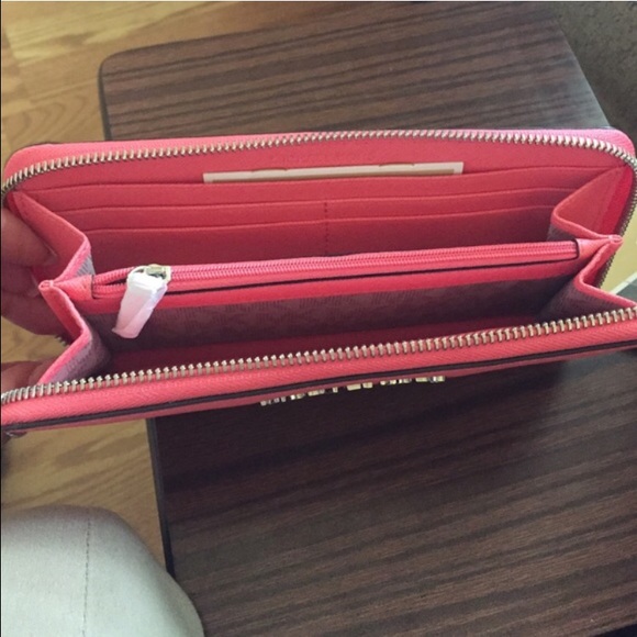 MK Wallet - Picture 2 of 3