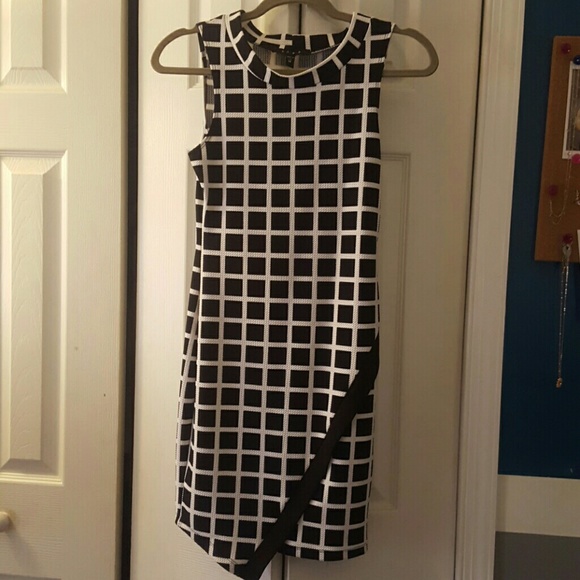 Sleeveless dress