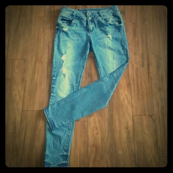 Size 8 skinny jeans for 12 dollars - Picture 1 of 4