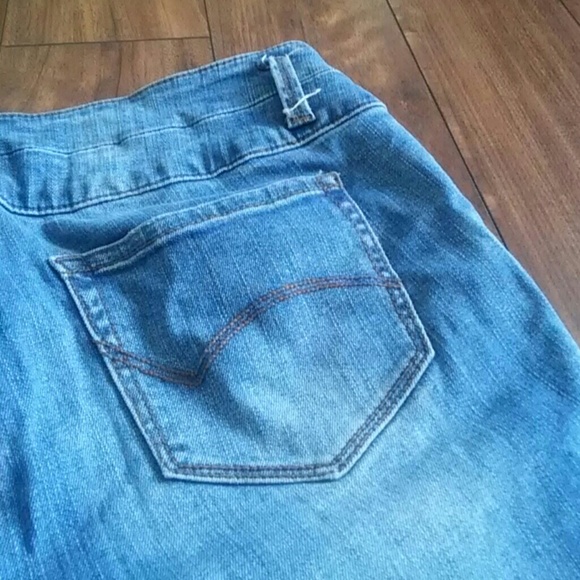 Size 8 skinny jeans for 12 dollars - Picture 4 of 4