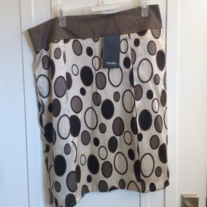 Max Mara silk skirt, 100% silk. NWT.