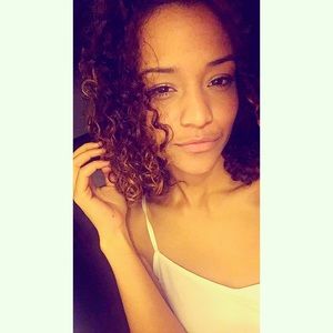 Meet your Posher, Kaly