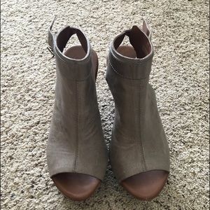 Kork ease grey and brown wedges