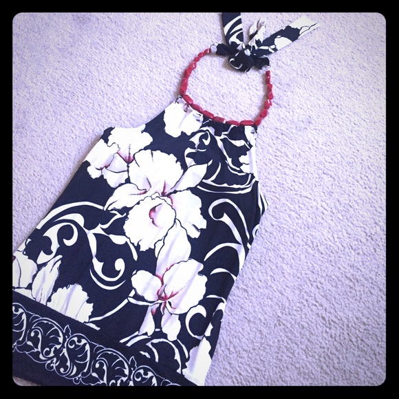 White House Black Market halter top-EUC SIZE XS