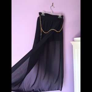 high wasted black maxi skirt w/ gold chain belt