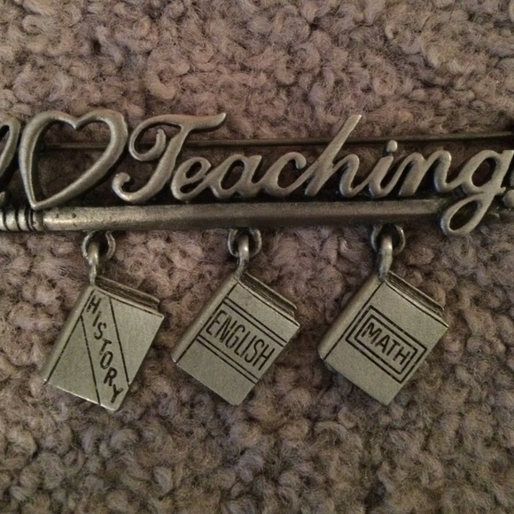 Pin! - Picture 2 of 3