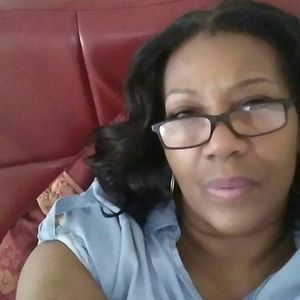 Meet your Posher, Denise