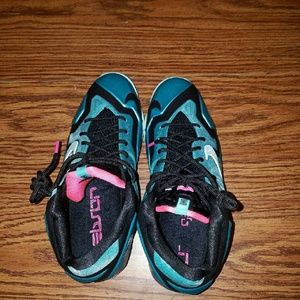 Nike Shoes - LeBron 11 South Beaches Nike Shoes - LeBron 11 South Beaches