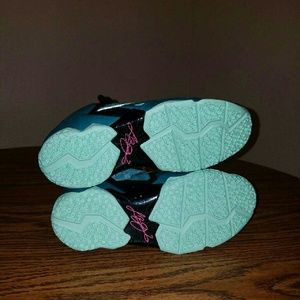 Nike Shoes - LeBron 11 South Beaches Nike Shoes - LeBron 11 South Beaches