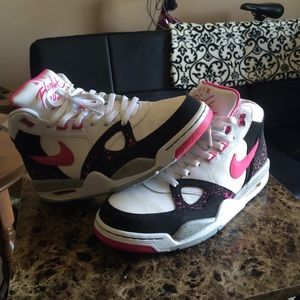 Mens size 11 Nike shoes