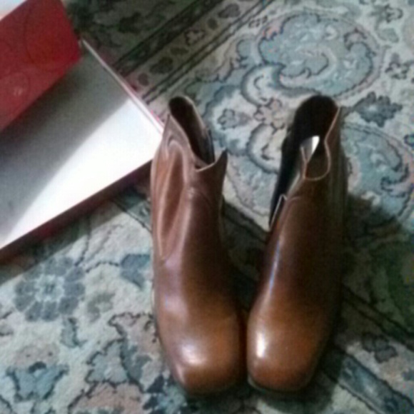 AERO WOMEN'S ANKLE BOOTS