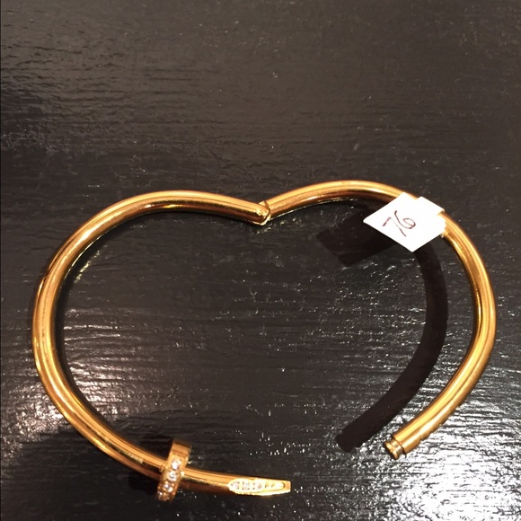 Gold nail bracelet - Picture 2 of 2