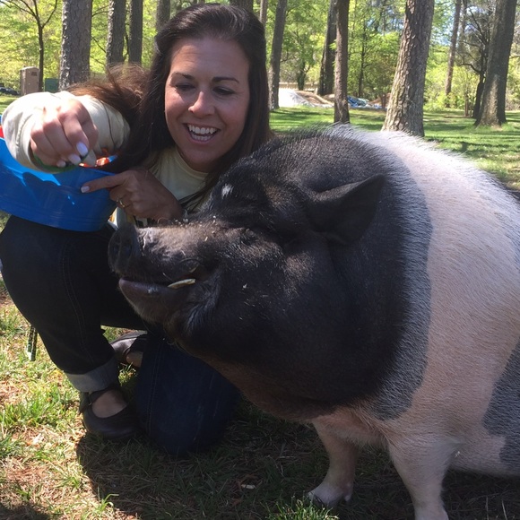 Meet your Posher, Mindy - Picture 1 of 1